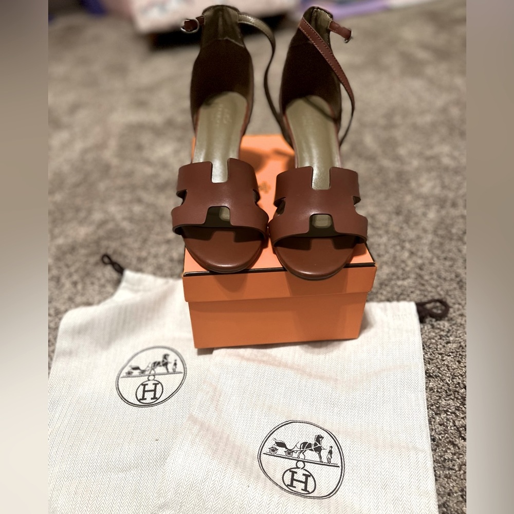 Hermes Wedge